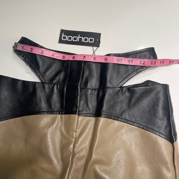 NWT COLOR BLOCK CUT OUT FAUX
LEATHER PU PANTS SIZE 6 - Medium - Picture 12 of 16